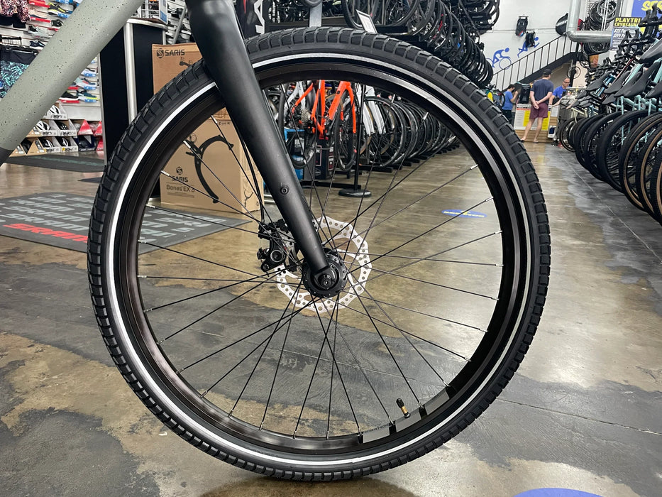 Batch The Urban Bike 27.5" Shimano Tourney
