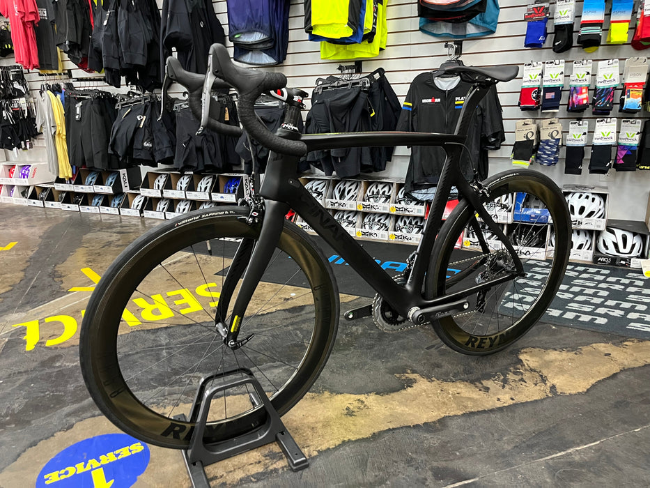 Pinarello Gan Sram Force eTap AXS / Reynold's AR58 Carbon Wheelset - 2022 DEMO