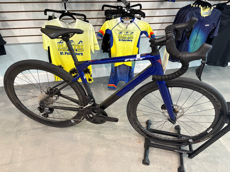 Felt VR Advanced Shimano 105 Di2 - 2025