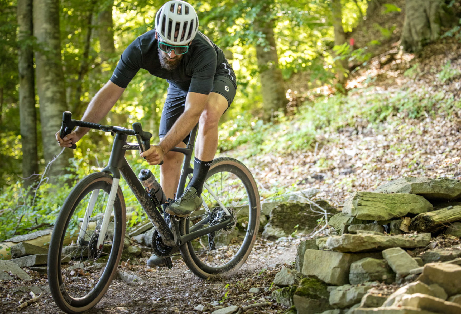 🚴‍♀️🪨 Gravel Bikes: Do You Actually Need One?