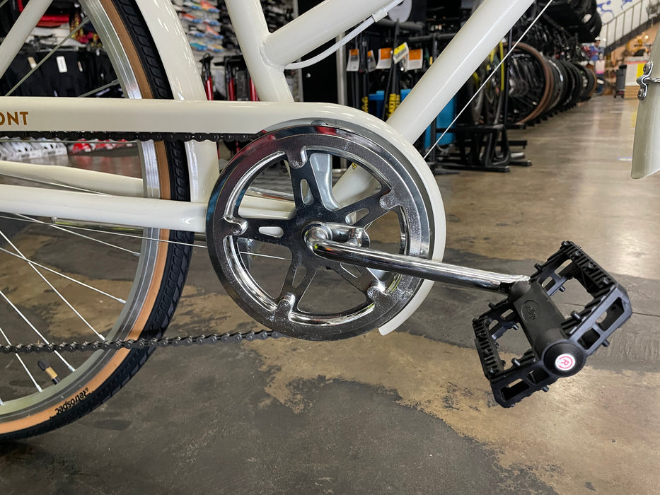 Retrospec Beaumont 7-Speed Step-Thru City Bike - Eggshell