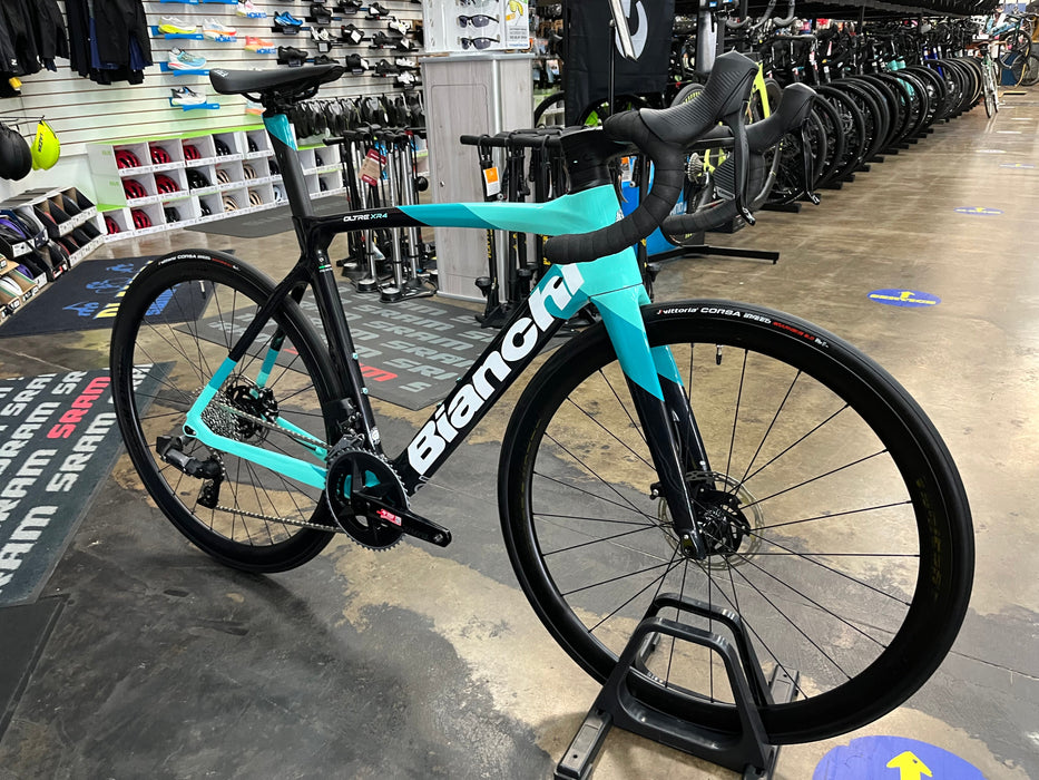 Bianchi Oltre XR4 Disc SRAM Rival AXS Profile Design GMR 38 Carbon Wheels