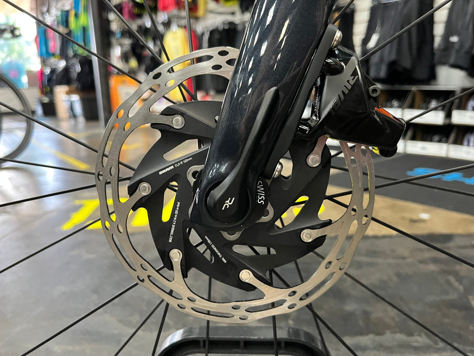 Bianchi Oltre XR4 Disc SRAM Rival AXS Profile Design GMR 38 Carbon Wheels