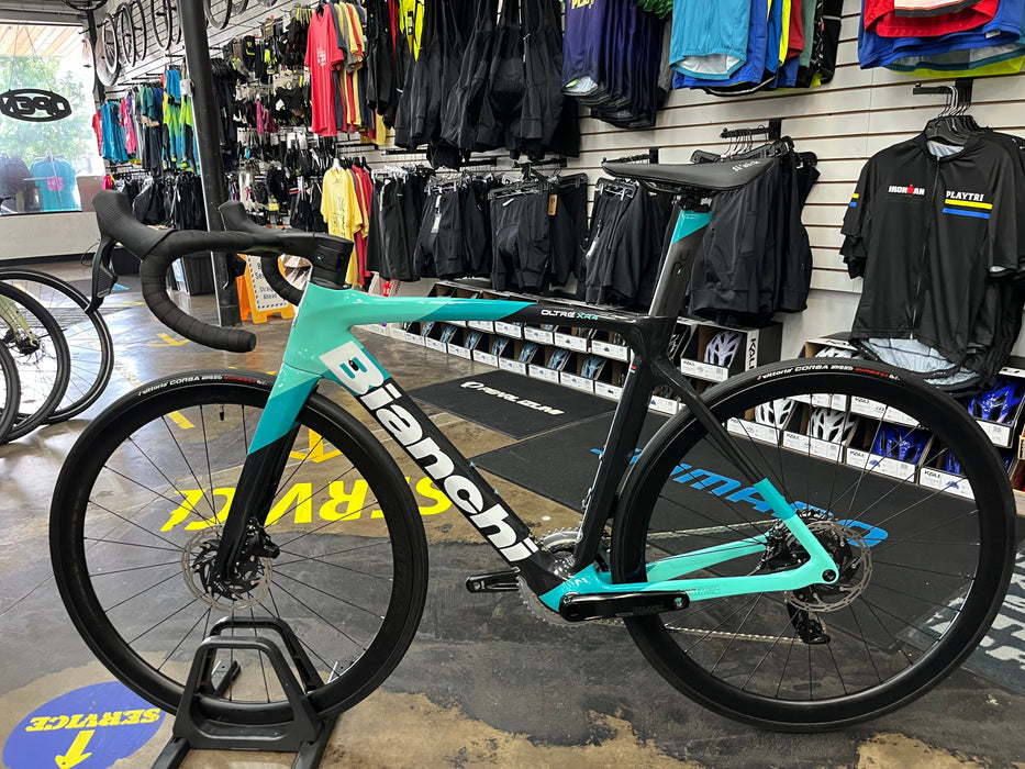 Bianchi Oltre XR4 Disc SRAM Rival AXS Profile Design GMR 38 Carbon Wheels
