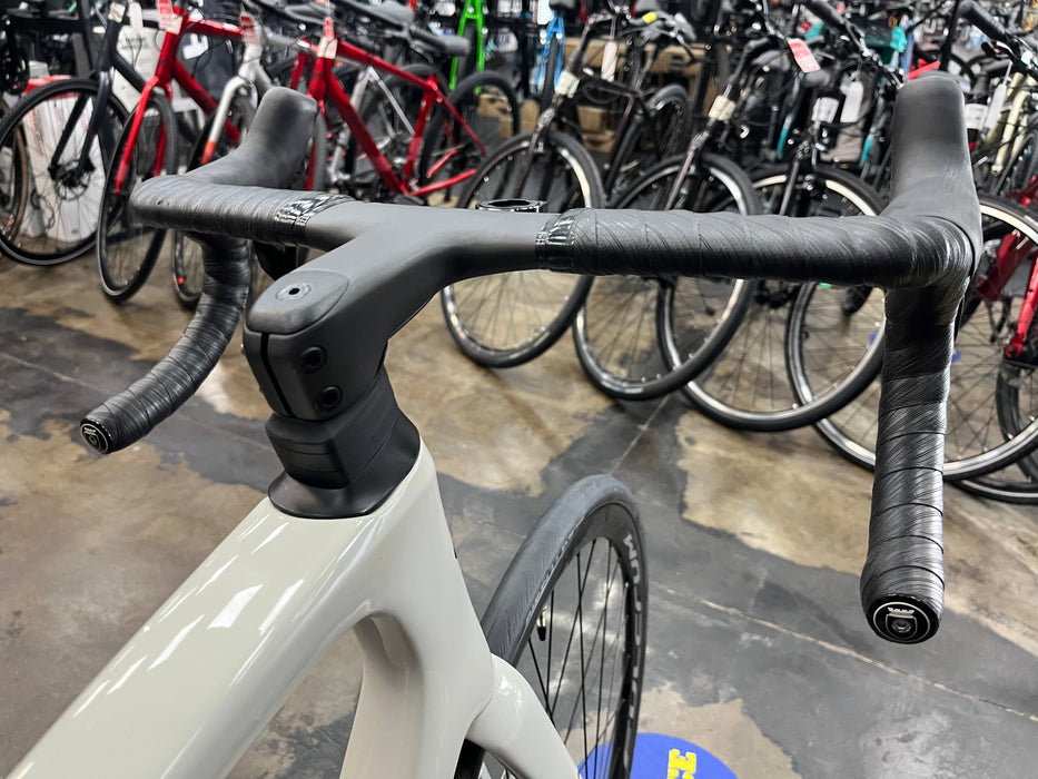 Specialized Tarmac SL7 Pro Shimano Ultegra Di2 12 Speed - White USED