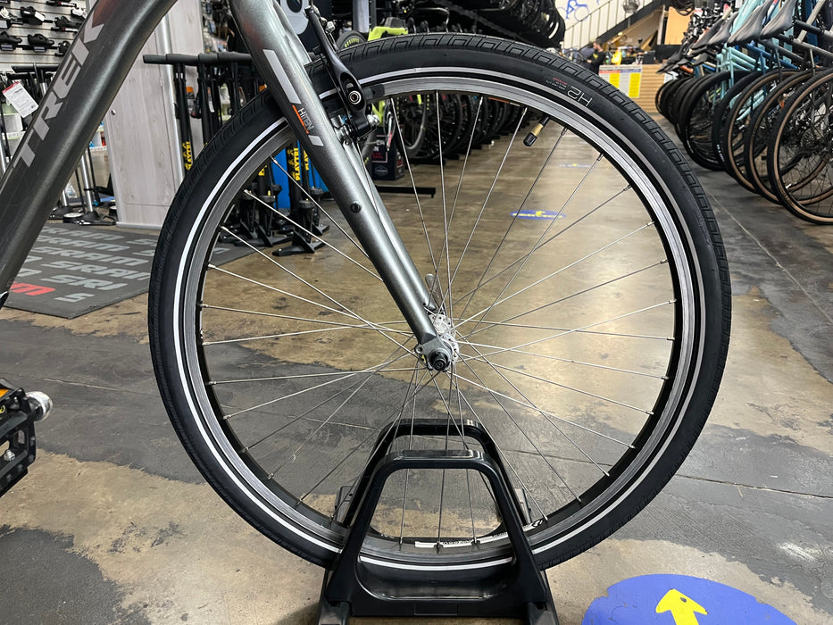 Trek Shift 1 Shimano Tourney 7 Speed - Silver USED