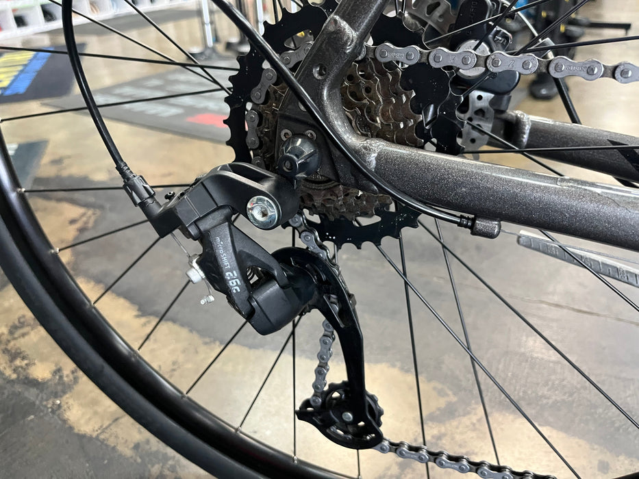 Giant Escape 3 Disc Shimano Tourney - Metallic Black 2022 USED