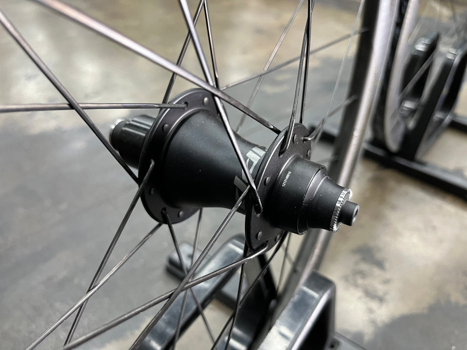 Zipp 404 Firecrest Clincher Tubeless Rim Brake Wheelset