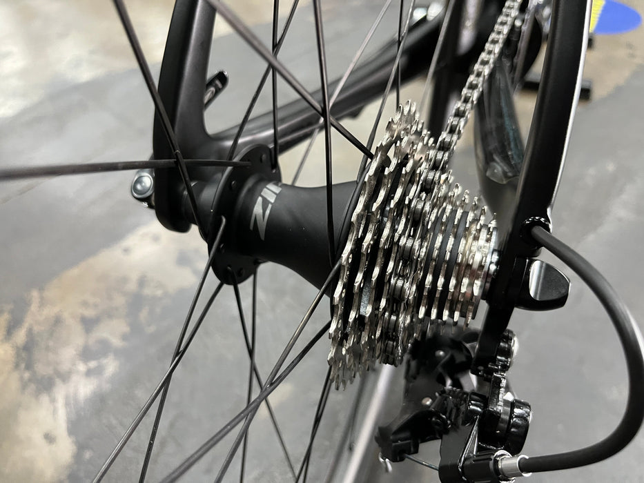 Pinarello Gan Rim Shimano 105 11 Speed - ZIPP 404 Firecrest wheelset - BOB