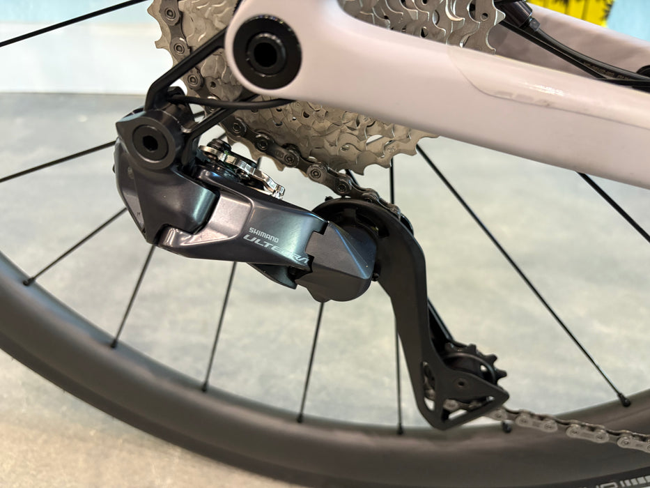 Scott Addict RC 20 Shimano Ultegra Di2 12-Speed - Hushed Pink 2025