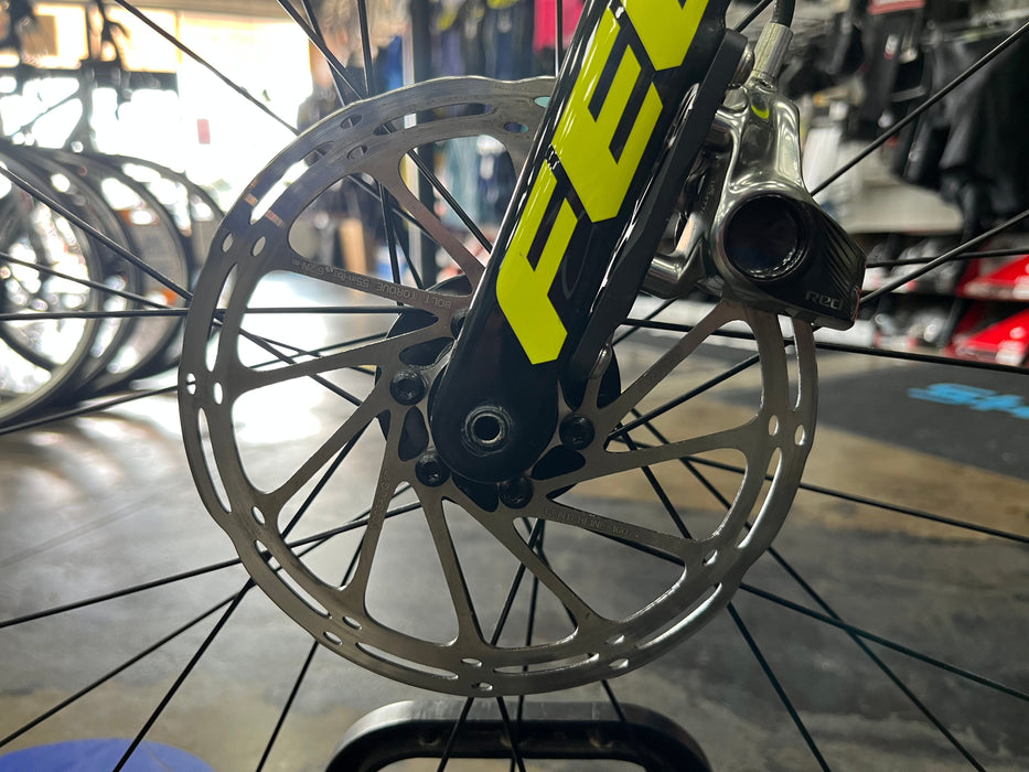 Felt FR2 Disc SRAM Red eTap 11 speed w/ Zipp Speed Weaponry 30 Course Wheels