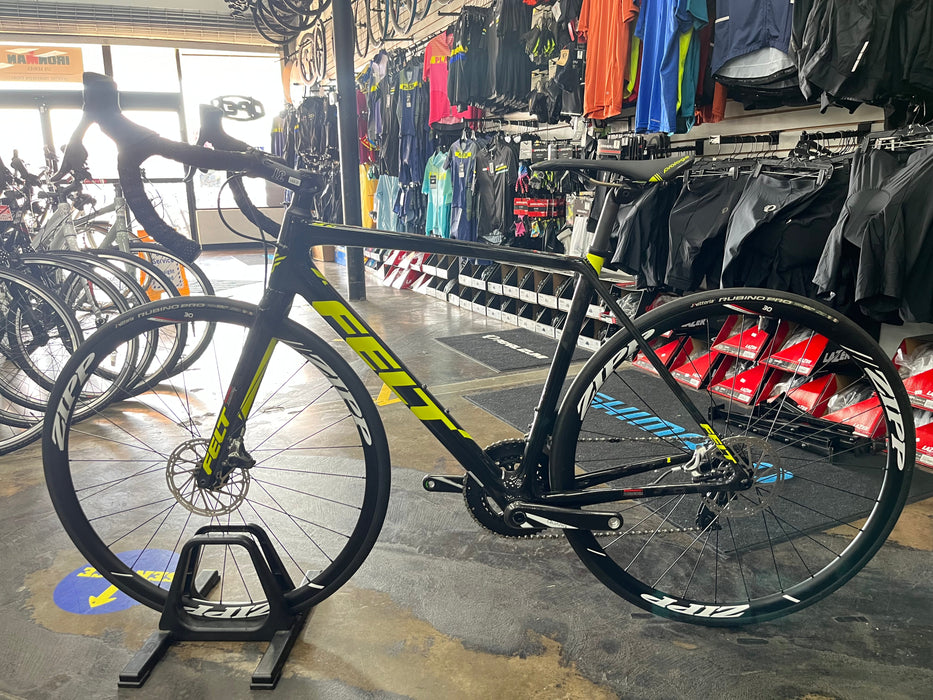 Felt FR2 Disc SRAM Red eTap 11 speed w/ Zipp Speed Weaponry 30 Course Wheels