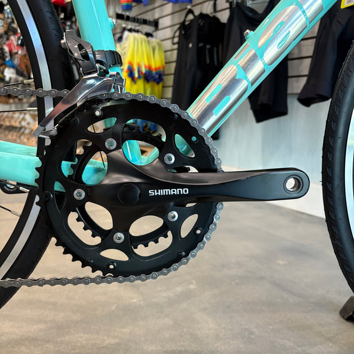 Bianchi Via Nirone 7 Shimano Claris 8-Speed