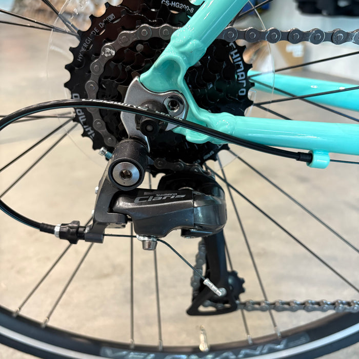 Bianchi Via Nirone 7 Shimano Claris 8-Speed