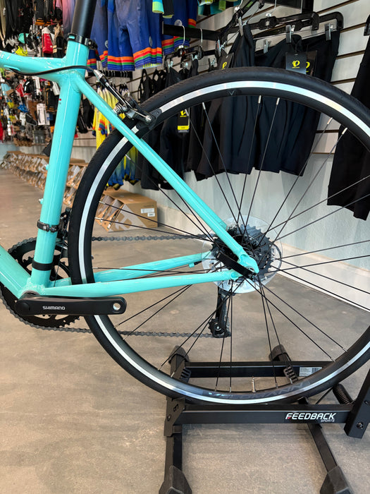 Bianchi Via Nirone 7 Shimano Claris 8-Speed
