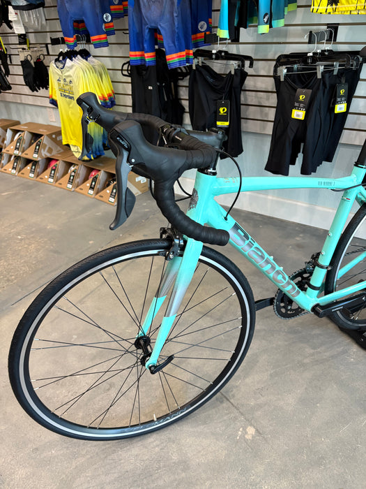 Bianchi Via Nirone 7 Shimano Claris 8-Speed