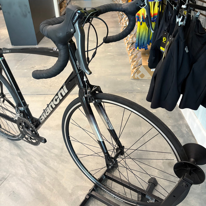 Bianchi Via Nirone 7 Shimano Claris 8-Speed