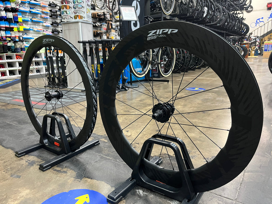 ZIPP 454/858 NSW Disc Carbon Tubeless Hookless Wheelset
