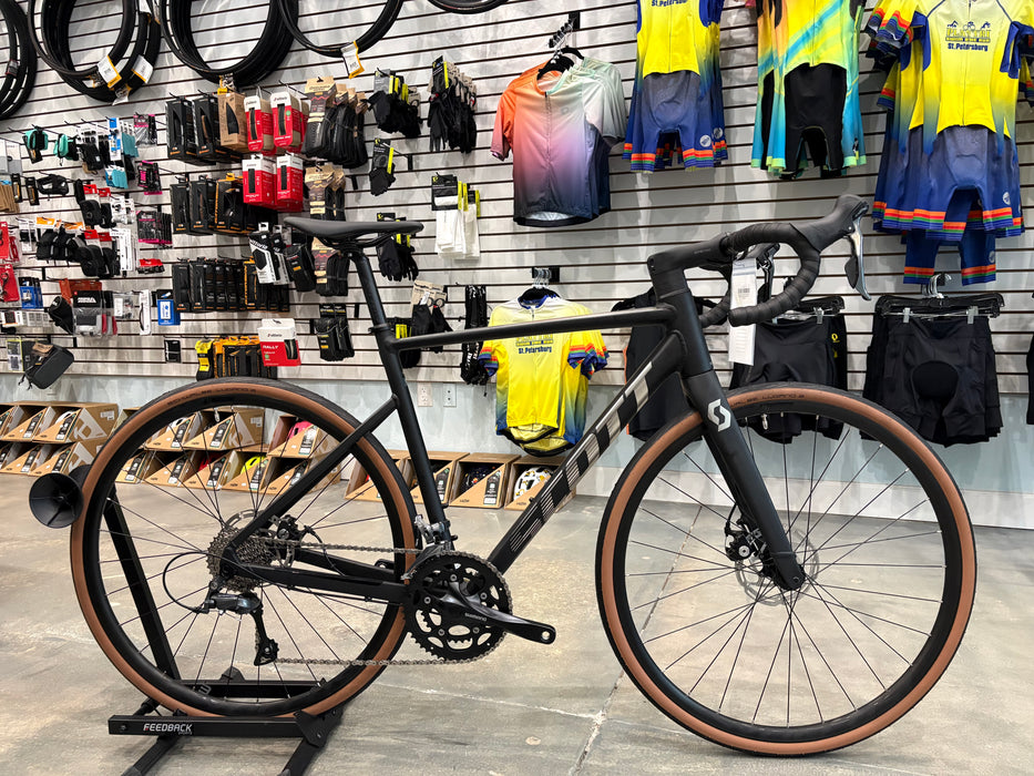 Scott Speedster 40 Shimano Claris 8-Speed - Black 2025