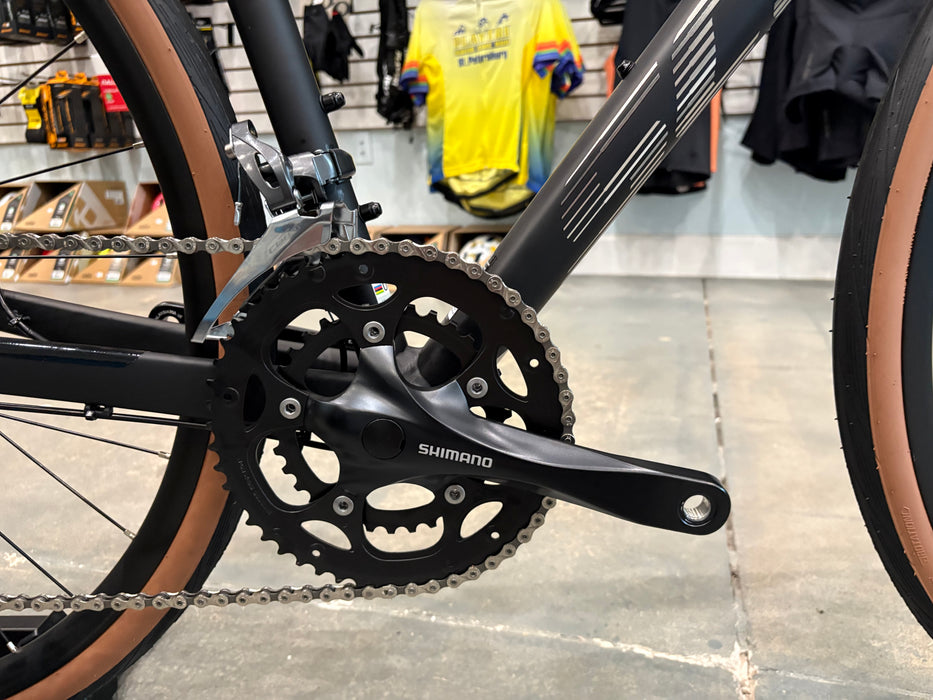 Scott Speedster 40 Shimano Claris 8-Speed - Black 2025
