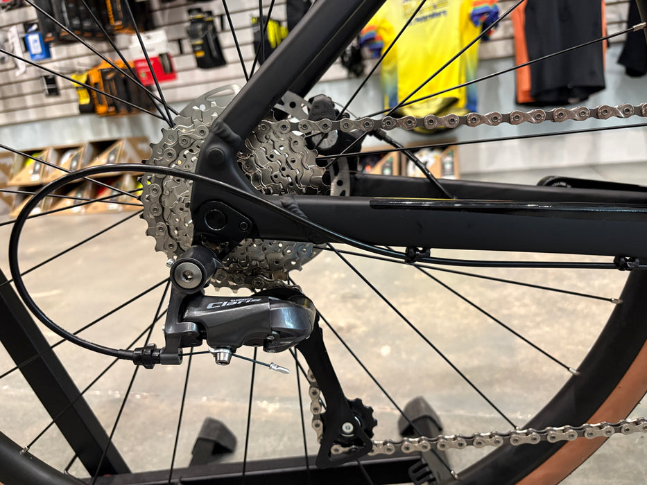 Scott Speedster 40 Shimano Claris 8-Speed - Black 2025