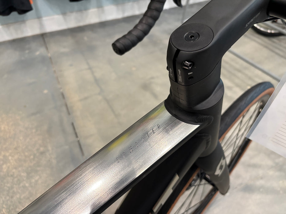 Scott Speedster 40 Shimano Claris 8-Speed - Black 2025