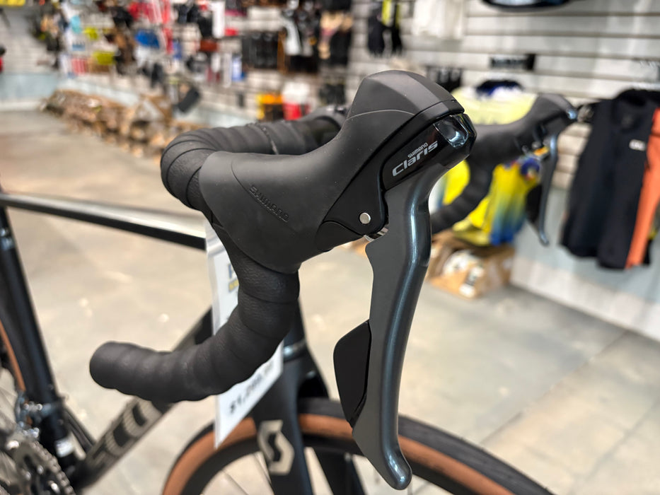 Scott Speedster 40 Shimano Claris 8-Speed - Black 2025