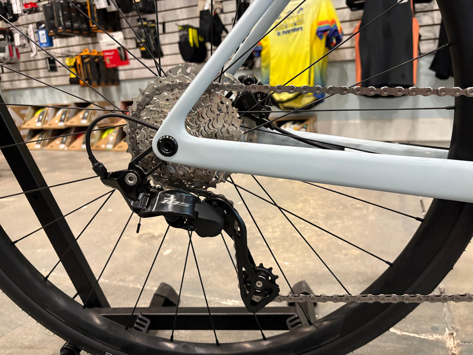 Scott Addict 50 Shimano 105 12-Speed - Mineral Grey