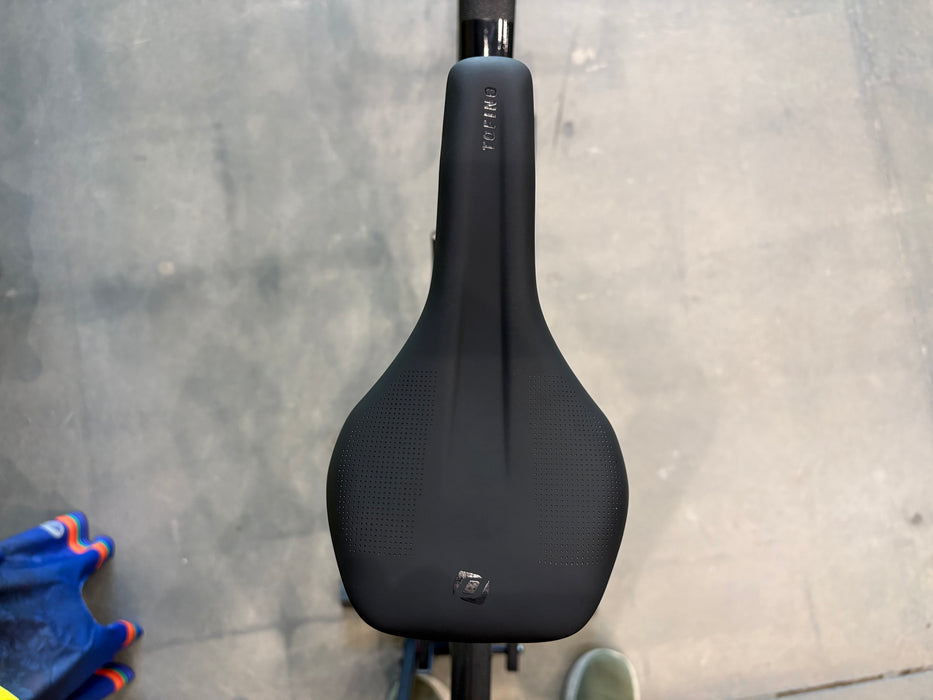 Scott Addict 40 Shimano 105 Di2 12-Speed