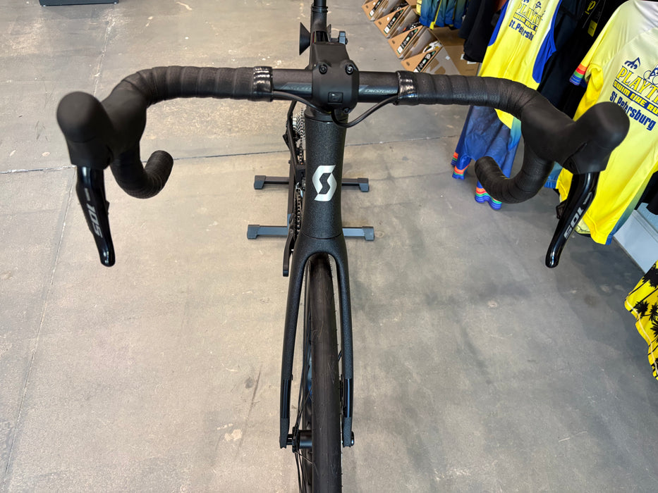 Scott Addict 40 Shimano 105 Di2 12-Speed