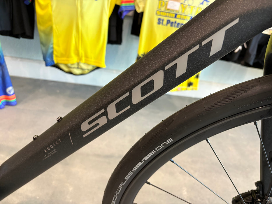 Scott Addict 40 Shimano 105 Di2 12-Speed