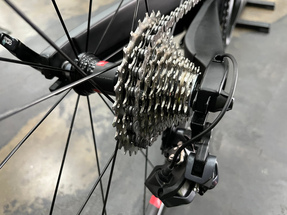 Ventum One Shimano Ultegra Di2 11 Speed - Black/Red
