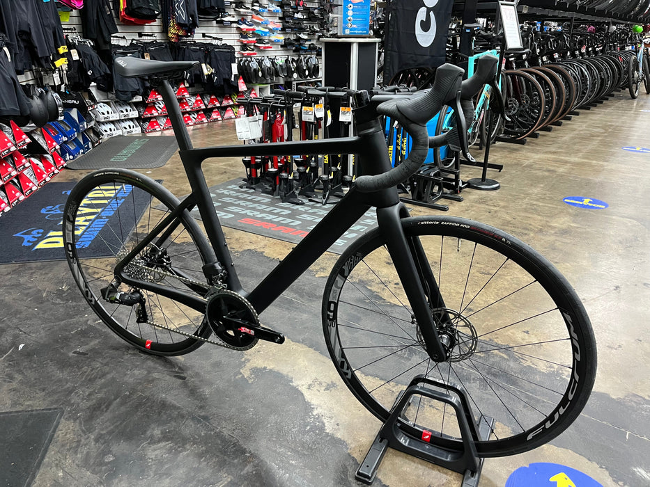 Playtri Carbon Disc Bike SRAM Rival AXS
