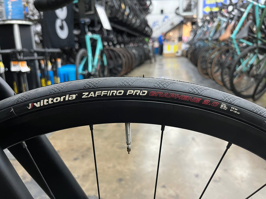 Playtri Carbon Disc Bike SRAM Rival AXS