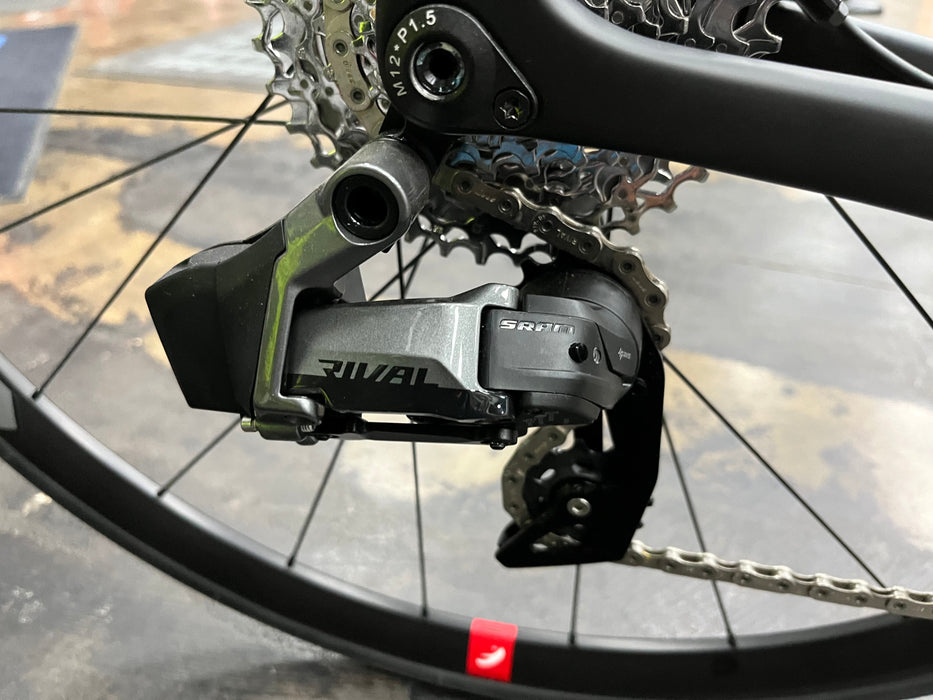 Playtri Carbon Disc Bike SRAM Rival AXS