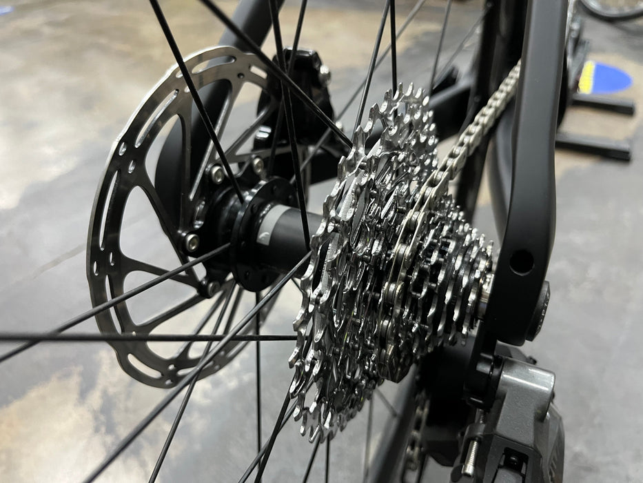 Playtri Carbon Disc Bike SRAM Rival AXS