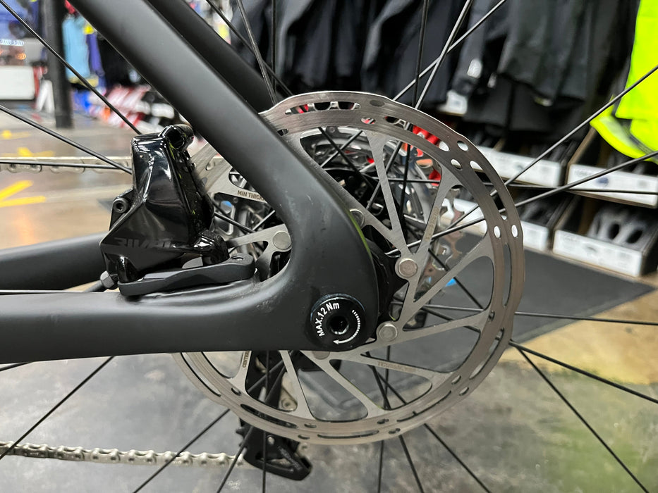 Playtri Carbon Disc Bike SRAM Rival AXS