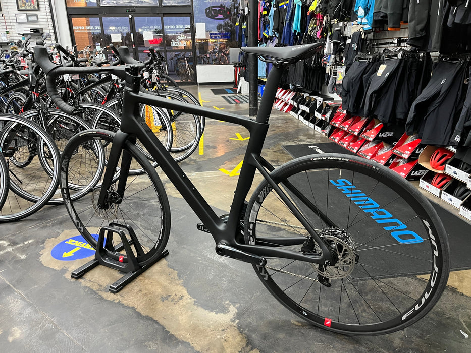 Playtri Carbon Disc Bike SRAM Rival AXS