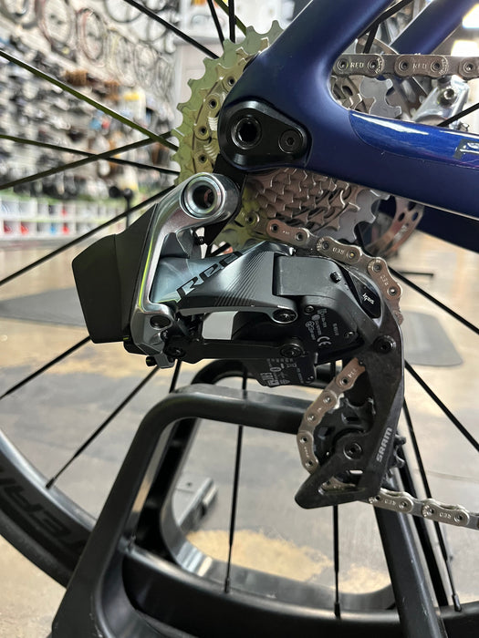 Pinarello Dogma F Disc SRAM Red eTap AXS w/ Vision 35 Wheels