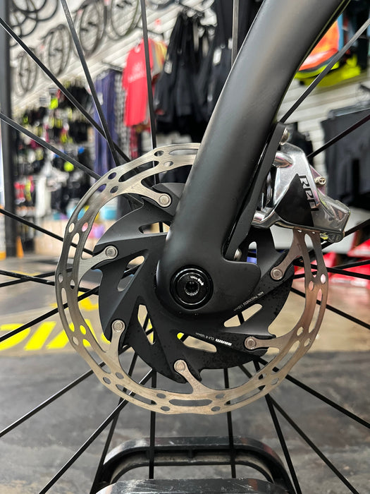 Pinarello Dogma F Disc SRAM Red eTap AXS w/ Vision 35 Wheels