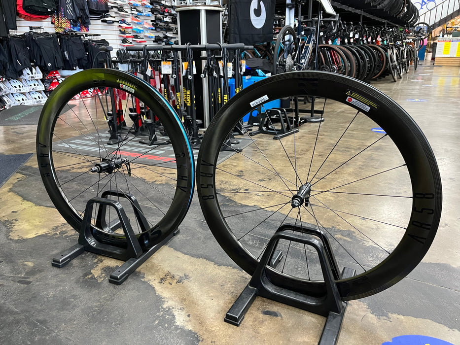 Reynolds AR58 Rim Brake Carbon Clincher Tubeless Wheelset