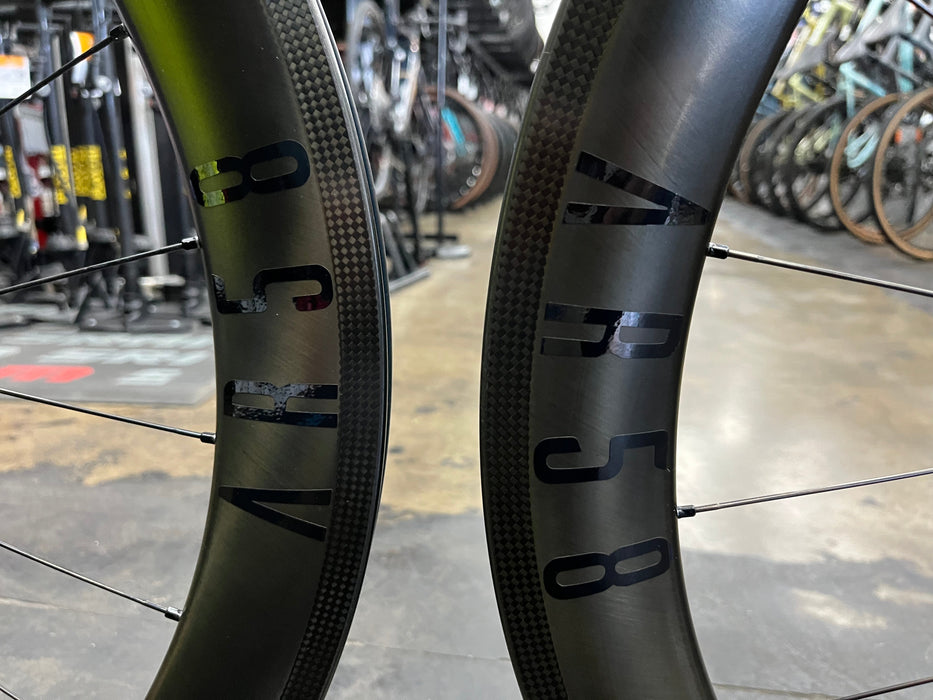 Reynolds AR58 Rim Brake Carbon Clincher Tubeless Wheelset