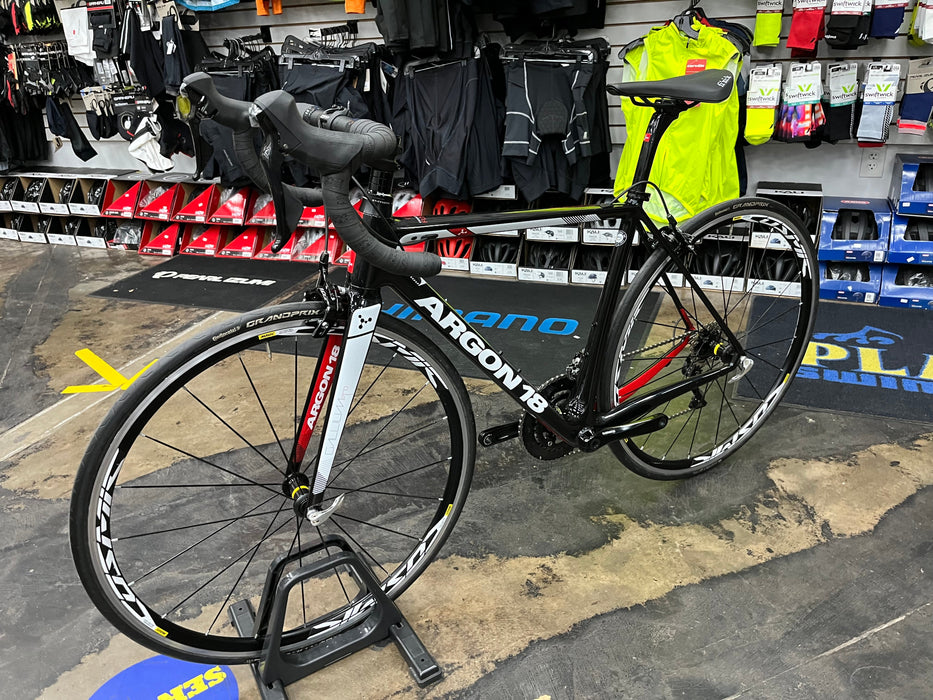 Argon 18 Gallium Pro Rim Shimano 105 11 Speed- Black/Speed White 2019 DEMO