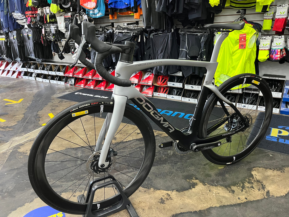 Pinarello Dogma F Disc SRAM Force eTap AXS - Enve Foundation 45 - Plutonium Flash 2024