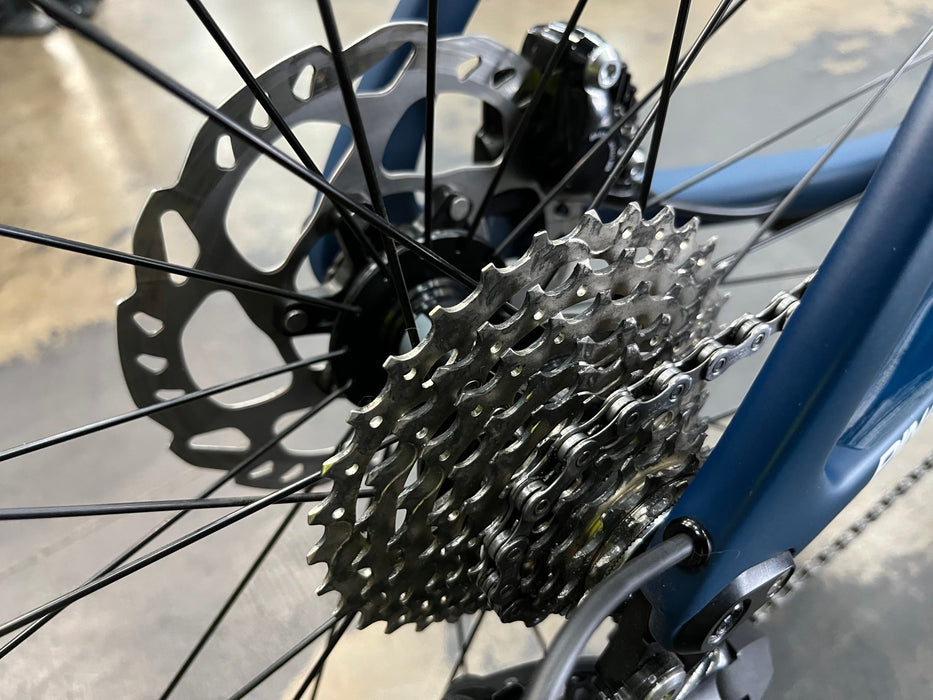 Pinarello Paris Shimano 105 11 Speed - Blue Steel DEMO