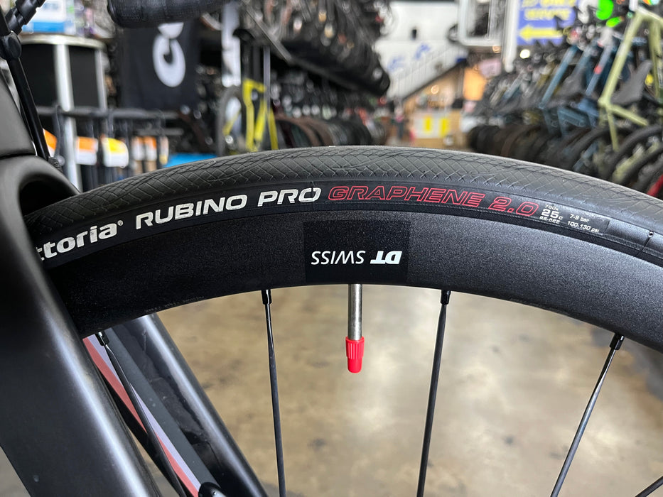 Fuji Women's Supreme 1.1 Shimano Ultegra Di2 w/DT Swiss P1800 wheels