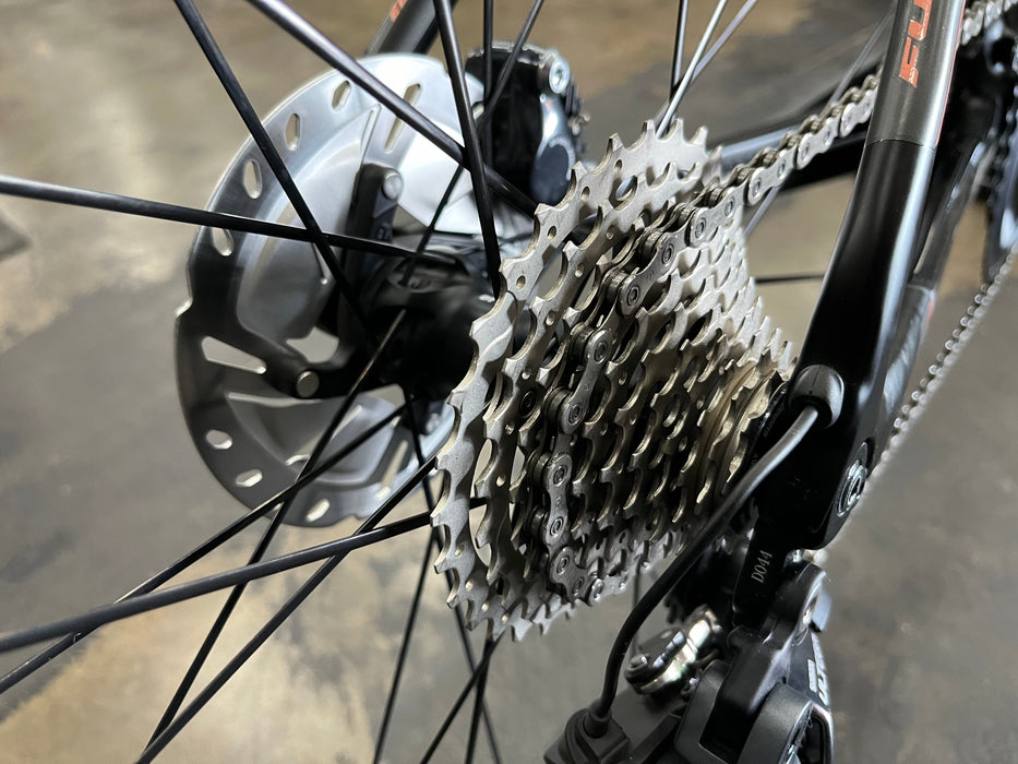 Fuji Women's Supreme 1.1 Shimano Ultegra Di2 w/DT Swiss P1800 wheels