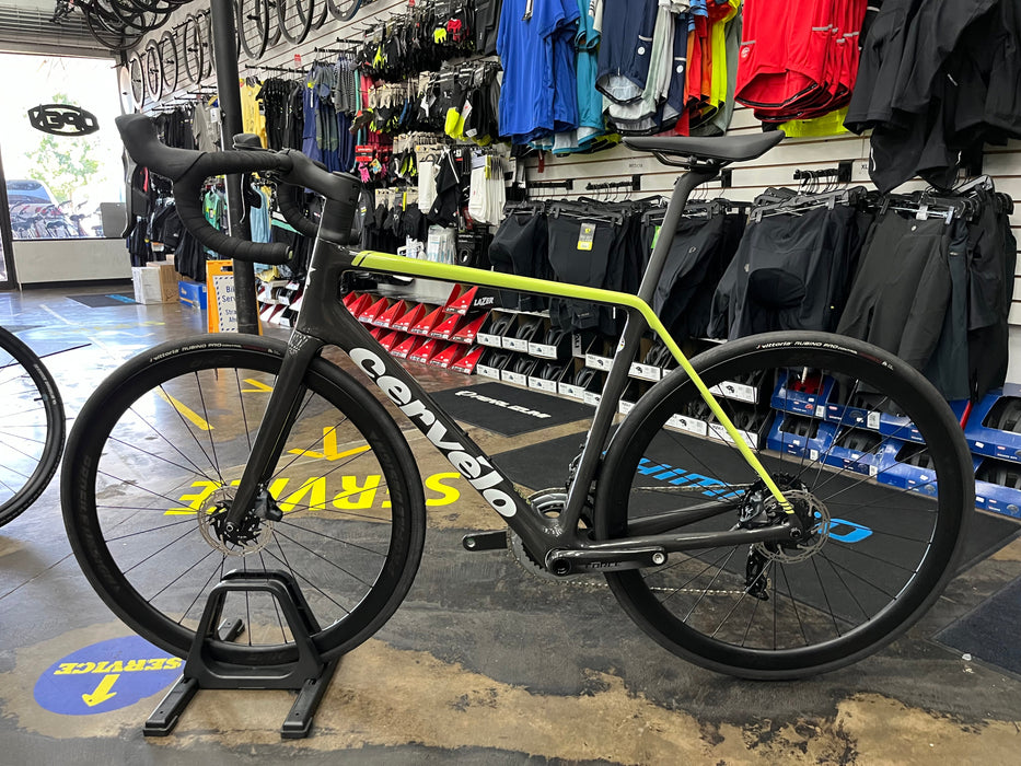 Cervelo R5 Limited Edition Paris Green SRAM Force eTap AXS D1 w/Profile Design GMR 38 Wheels