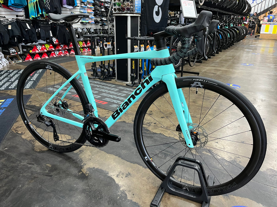 Bianchi Specialissima Comp Shimano 105 Di2 - 2025