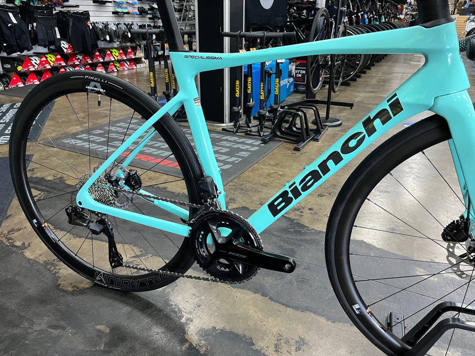 Bianchi Specialissima Comp Shimano 105 Di2 - 2025